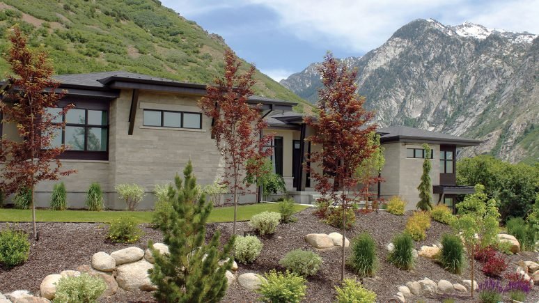 Home project in Utah mountains installed with Maya Neo Ledge: Sawn thin veneer