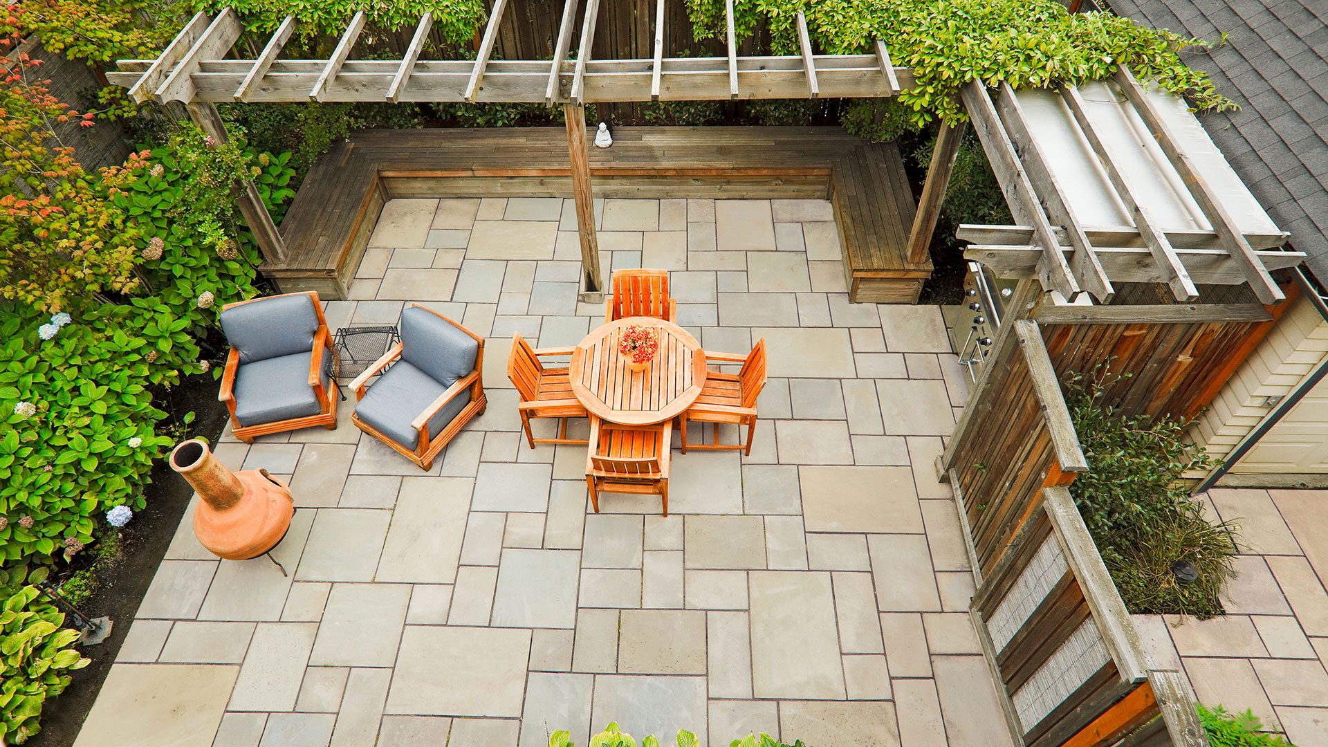 outdoor entertainment area with appian way tiled flooring