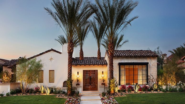 Camilla Pillowed Ledge natural stone thin veneer installed on exterior of southern California home