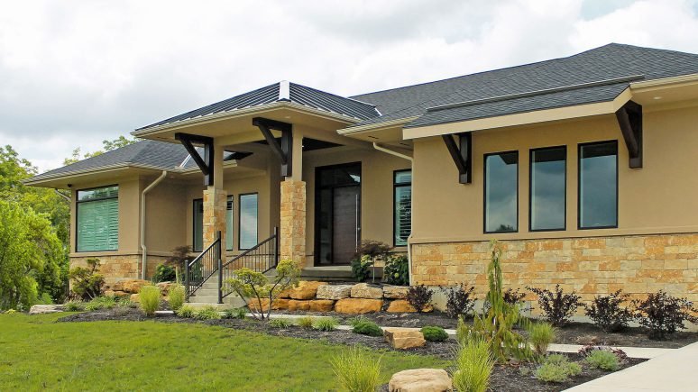 front of house with Archaic Traditional thin veneer installed on exterior walls